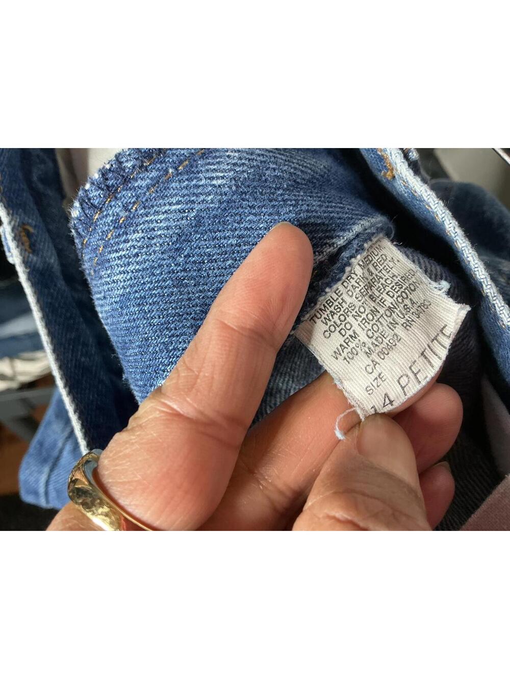 < Vintage Lee Dark Wash High Rise Jeans > - Picture 3 of 5